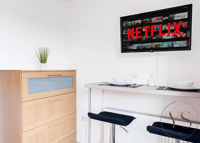 Sienna Longton Studio 1C - Wi-Fi, Alton Towers, Netflix