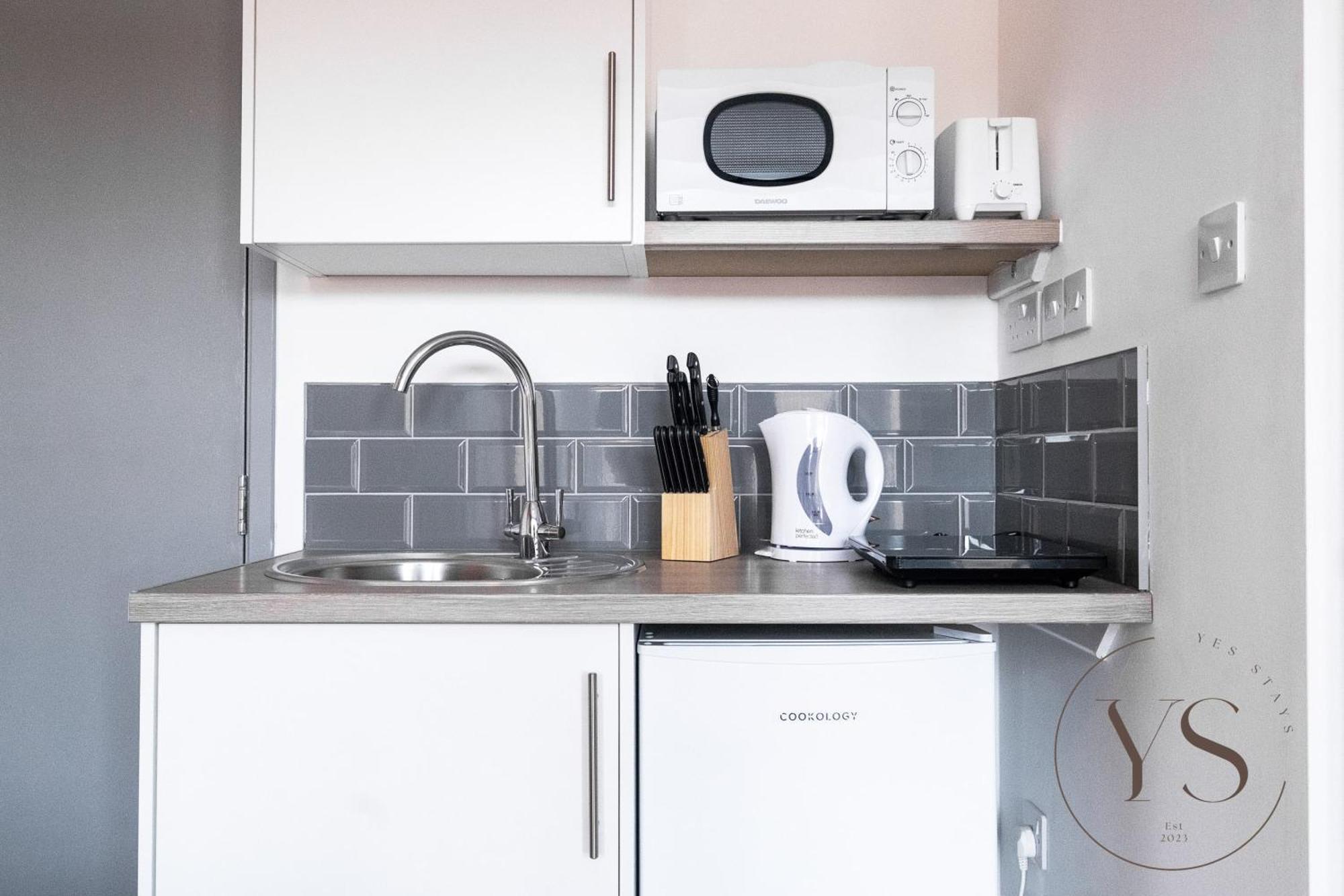 Sienna Longton 1c - Wi-fi, Alton Towers, Netflix Stoke-on-Trent