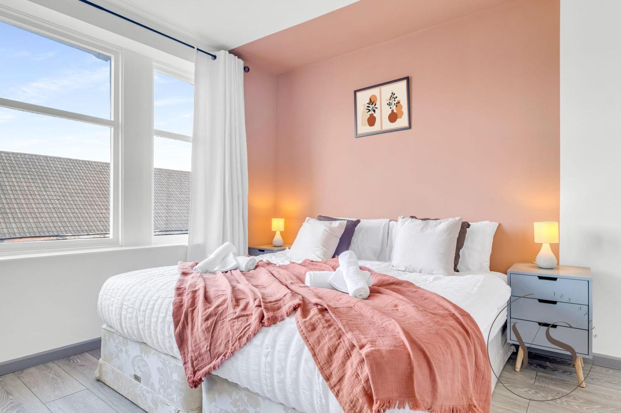 Sienna Longton 1c - Wi-fi, Alton Towers, Netflix Apartment
