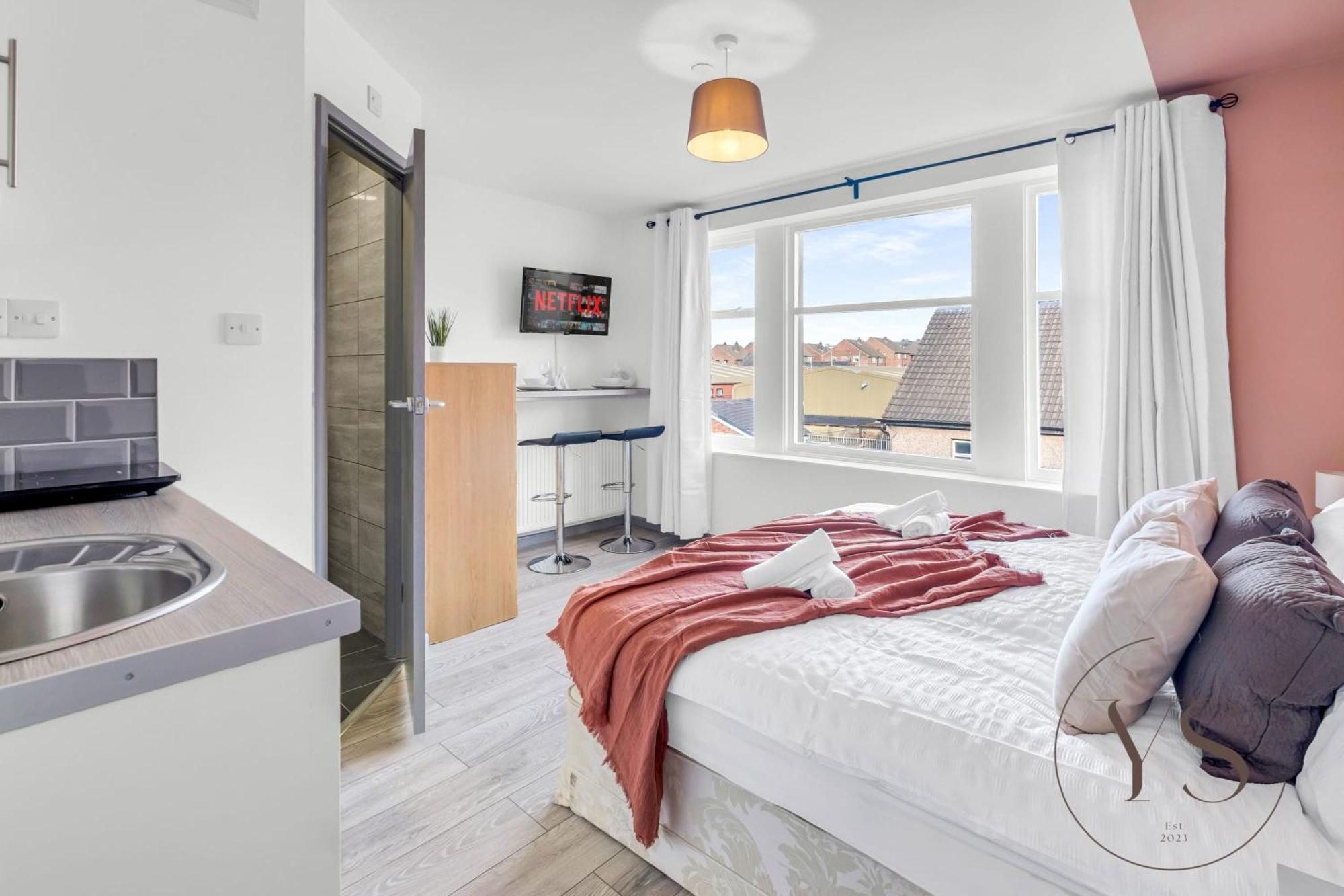 Sienna Longton 1c - Wi-fi, Alton Towers, Netflix