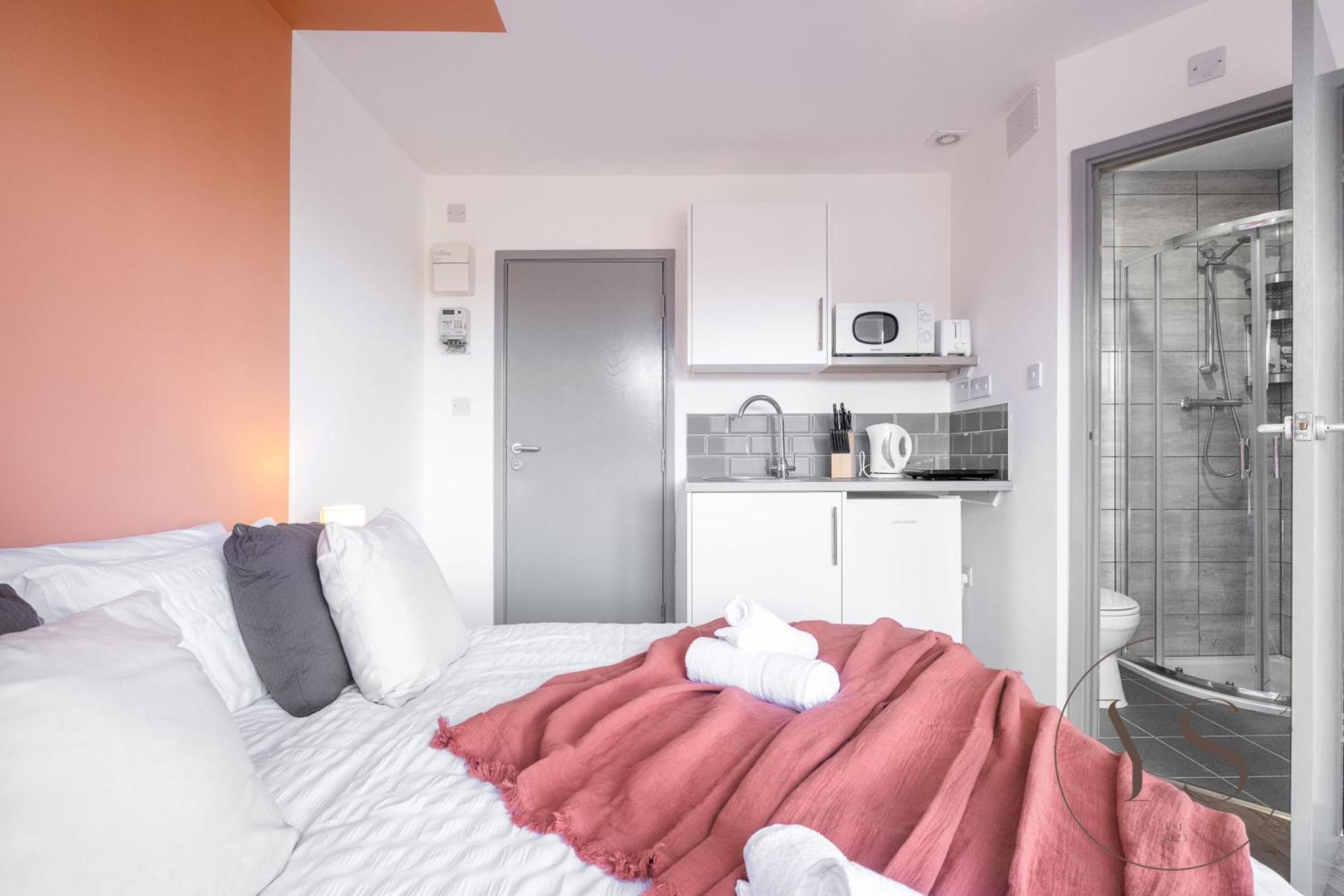 Sienna Longton 1c - Wi-fi, Alton Towers, Netflix *